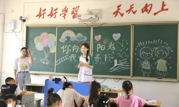 http://www.nufe.edu.cn/__local/E/FF/C1/96F69BA0ED440198BFF733CD997_E52E49B8_8A6AA.png
